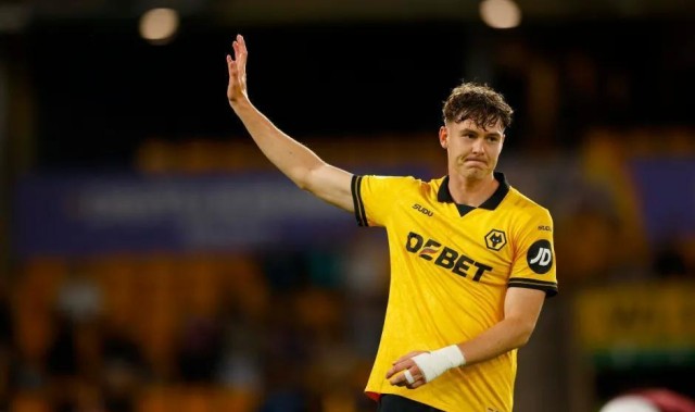 天空：狼队拒绝了利兹联对拉森的报价，狼队对其估值4000万镑