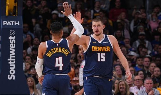 全队挺韦少！马龙：他痛恨输球 约基奇：这就是篮球